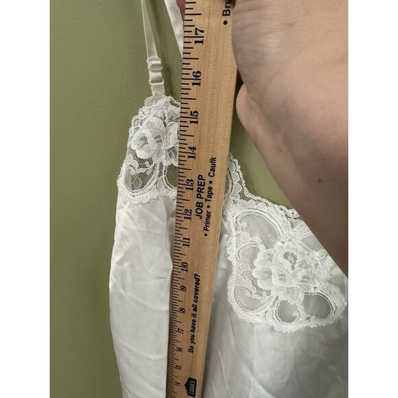 Vintage Lace Trimmed Camisole‎ Top Lingerie Size M Ivory Cream Adj Thin Straps - Picture 8 of 12
